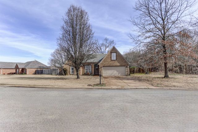 255 CAMERON DR, Oakland, TN 38060