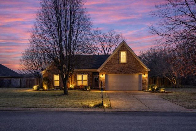 255 CAMERON DR, Oakland, TN 38060