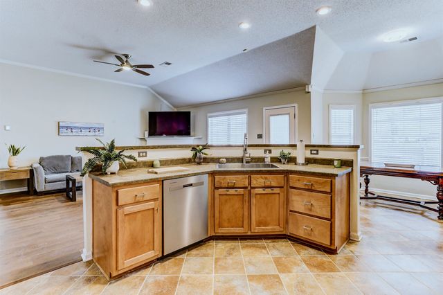 255 CAMERON DR, Oakland, TN 38060