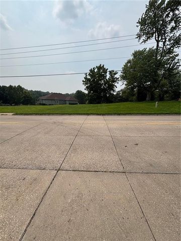 4216 Gene Field Road, St Joseph, MO 64506