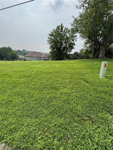 4216 Gene Field Road, St Joseph, MO 64506