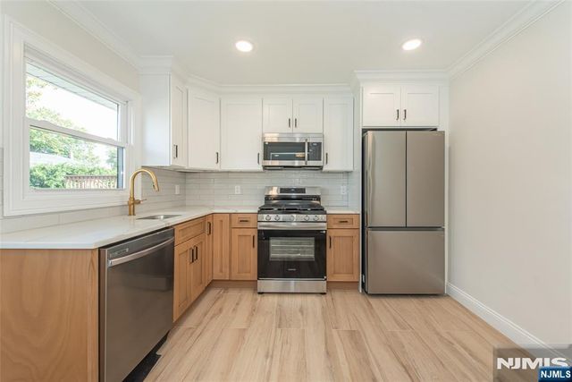 167 Pleasant Avenue, Bergenfield, NJ 07621