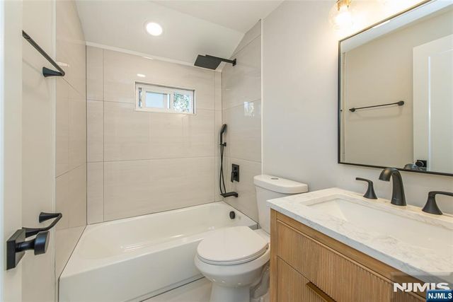 167 Pleasant Avenue, Bergenfield, NJ 07621