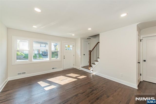 167 Pleasant Avenue, Bergenfield, NJ 07621