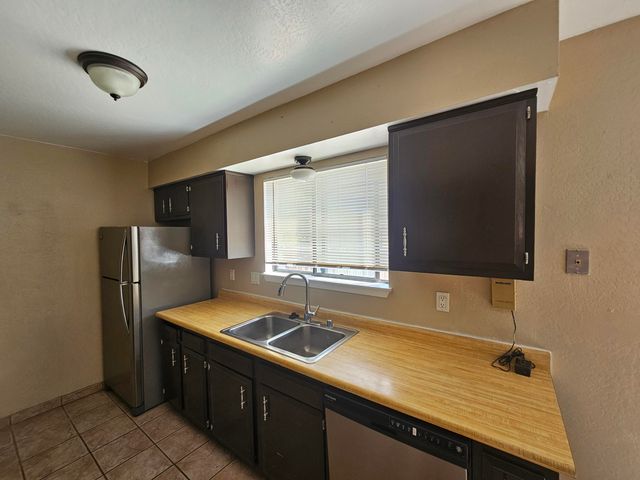 516 Sanchez Road NW, Albuquerque, NM 87107