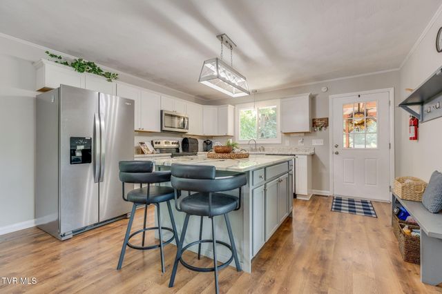 1744 Whispering Hills Drive, Kingsport, TN 37660