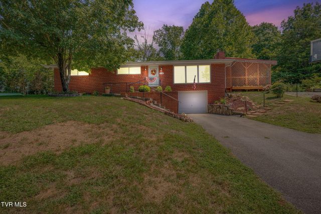 1744 Whispering Hills Drive, Kingsport, TN 37660