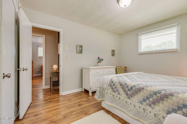 1744 Whispering Hills Drive, Kingsport, TN 37660