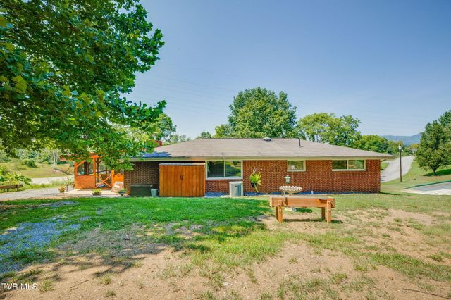 1744 Whispering Hills Drive, Kingsport, TN 37660
