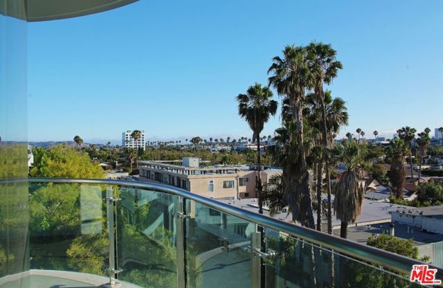 8500 Burton Way 602, Los Angeles, CA 90048