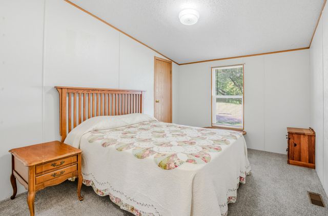 5261 N BURNING BUSH RD, Columbia, MO 65202