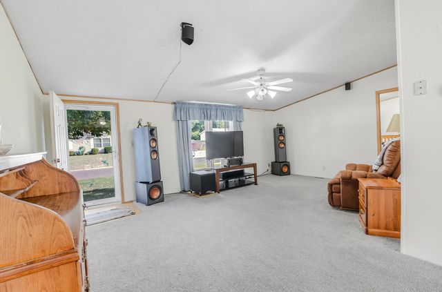 5261 N BURNING BUSH RD, Columbia, MO 65202