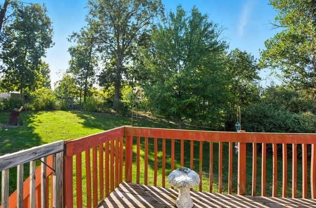 5261 N BURNING BUSH RD, Columbia, MO 65202