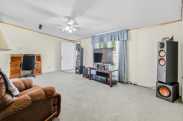 5261 N BURNING BUSH RD, Columbia, MO 65202