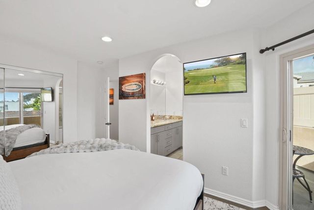 1311 15 Pacific Beach Dr, San Diego, CA 92109