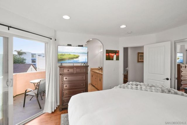 1311 15 Pacific Beach Dr, San Diego, CA 92109