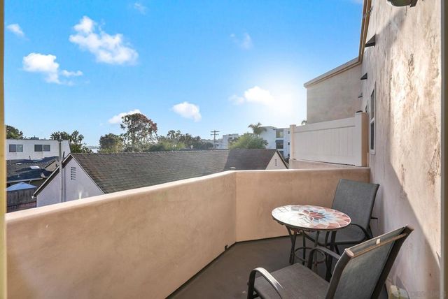 1311 15 Pacific Beach Dr, San Diego, CA 92109