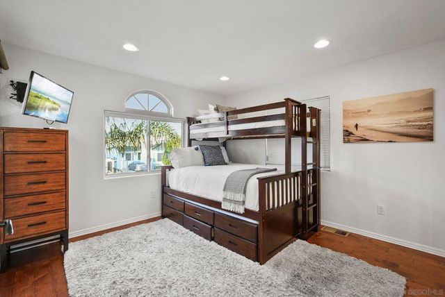 1311 15 Pacific Beach Dr, San Diego, CA 92109
