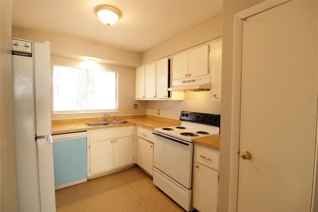 6134 SW 11TH PLACE A, Gainesville, FL 32607