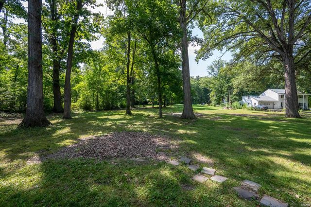 2605 W Dupont Road, Fort Wayne, IN 46818