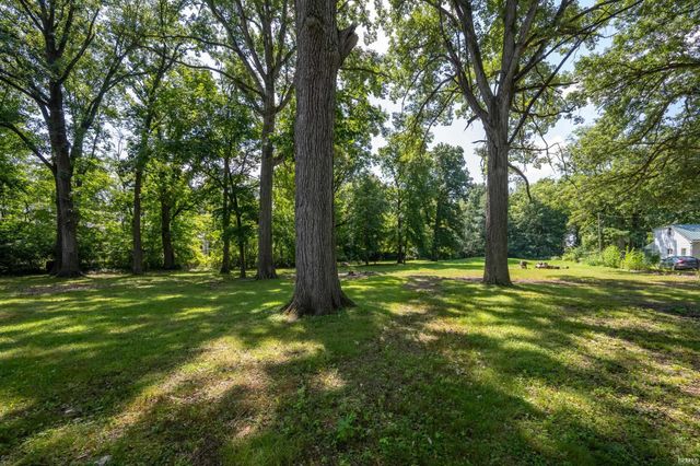 2605 W Dupont Road, Fort Wayne, IN 46818