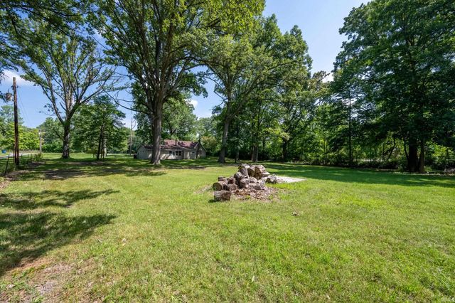 2605 W Dupont Road, Fort Wayne, IN 46818