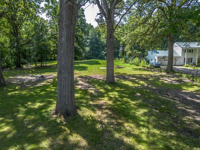 2605 W Dupont Road, Fort Wayne, IN 46818