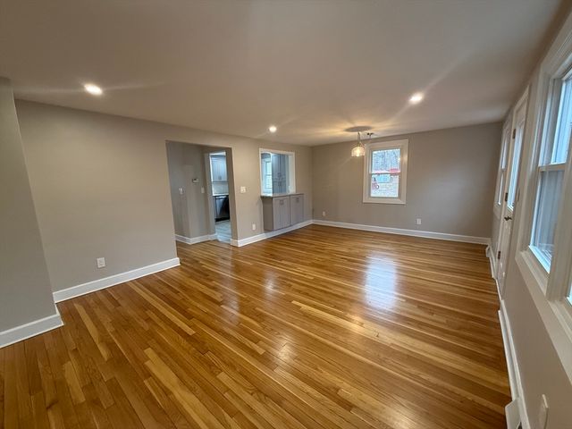 7 Silvia Court 7, Boston, MA 02136