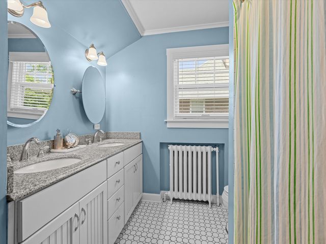 1530 Oakwood Avenue, Highland Park, IL 60035