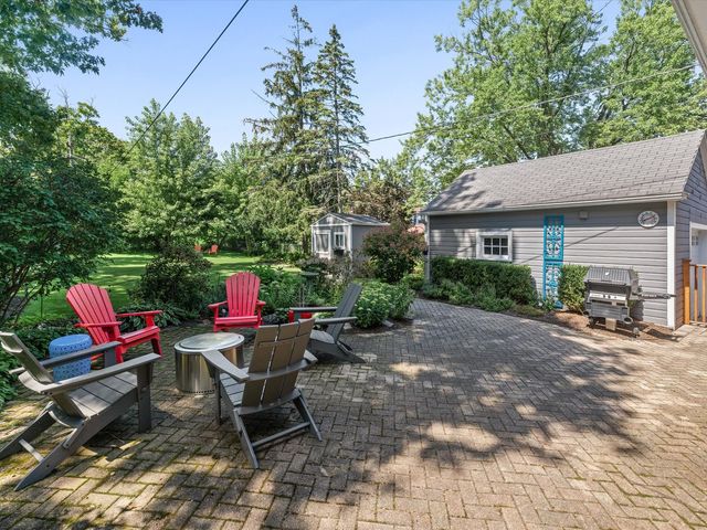 1530 Oakwood Avenue, Highland Park, IL 60035