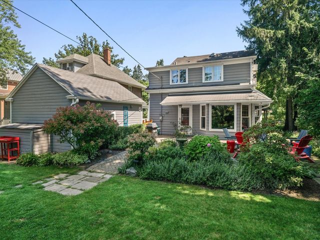 1530 Oakwood Avenue, Highland Park, IL 60035