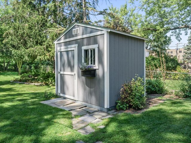1530 Oakwood Avenue, Highland Park, IL 60035