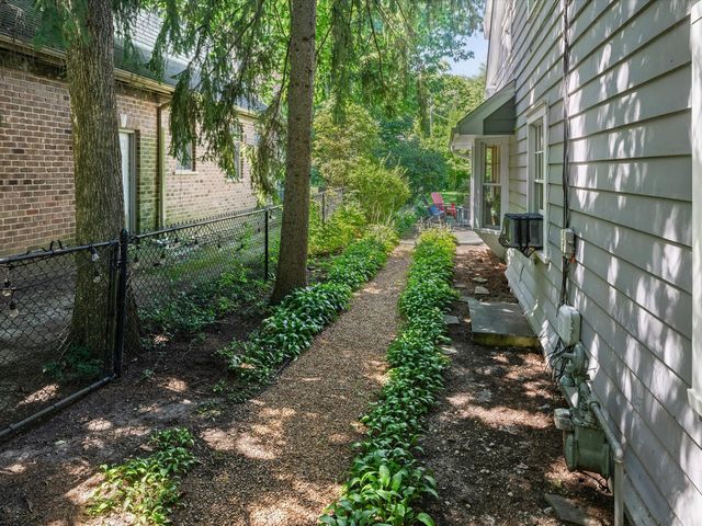 1530 Oakwood Avenue, Highland Park, IL 60035