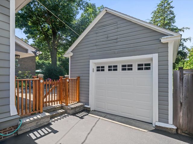 1530 Oakwood Avenue, Highland Park, IL 60035