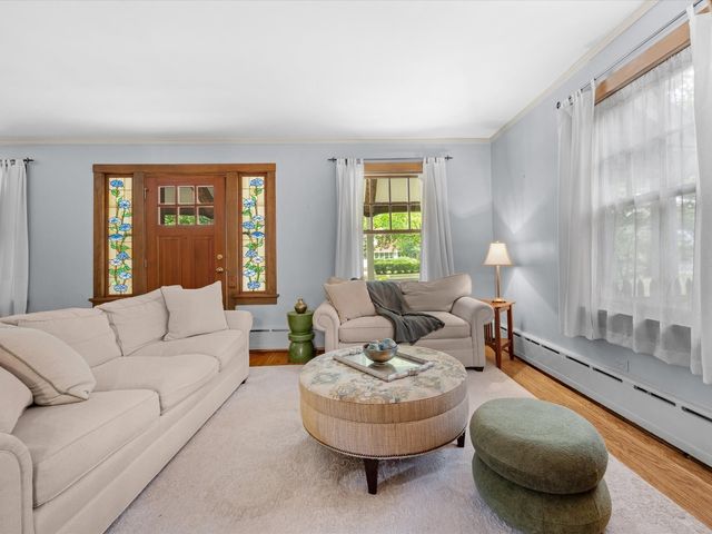1530 Oakwood Avenue, Highland Park, IL 60035