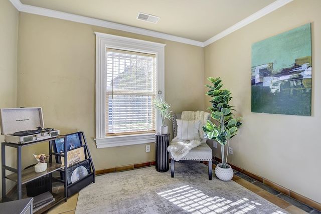 2635 E 10Th St, Oakland, CA 94601