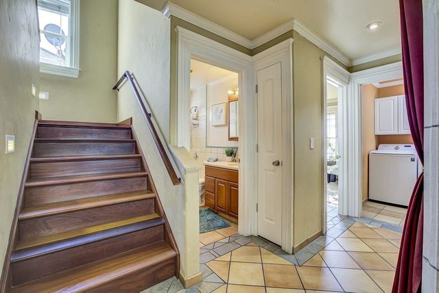 2635 E 10Th St, Oakland, CA 94601