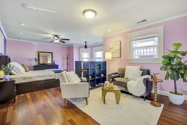 2635 E 10Th St, Oakland, CA 94601