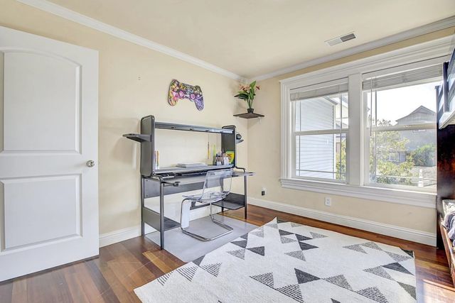 2635 E 10Th St, Oakland, CA 94601