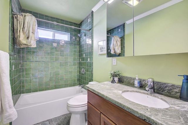 2635 E 10Th St, Oakland, CA 94601