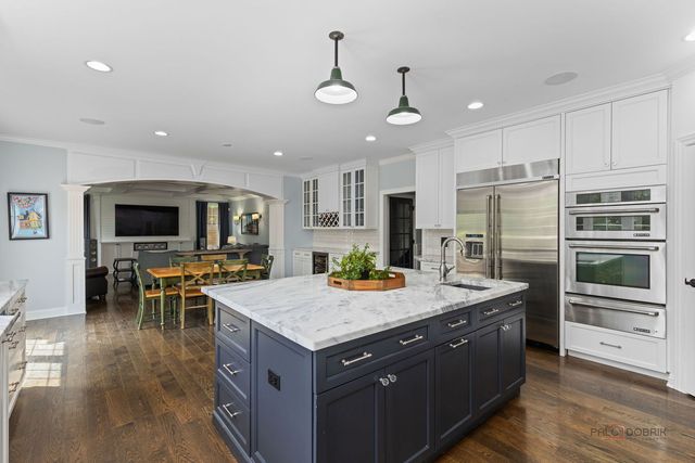 1025 S Vail Avenue, Arlington Heights, IL 60005