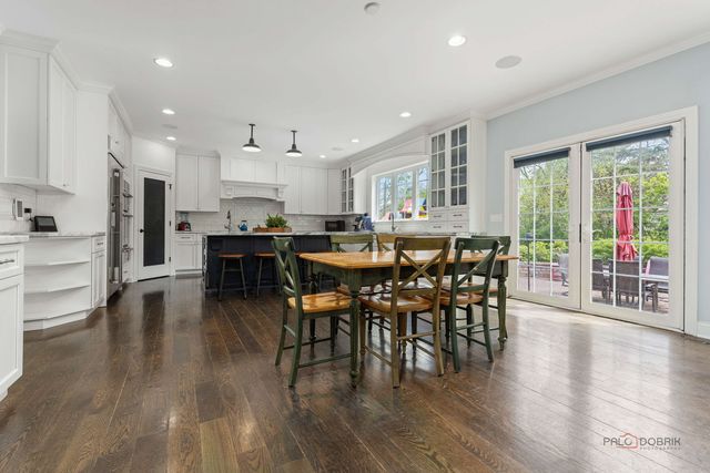 1025 S Vail Avenue, Arlington Heights, IL 60005