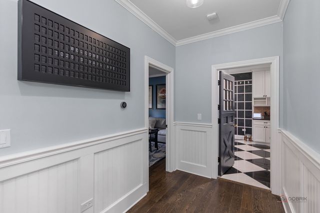 1025 S Vail Avenue, Arlington Heights, IL 60005