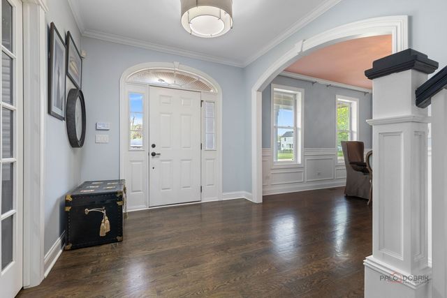 1025 S Vail Avenue, Arlington Heights, IL 60005