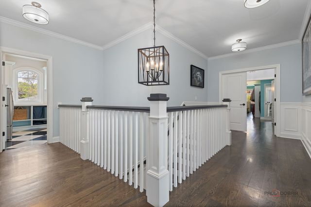 1025 S Vail Avenue, Arlington Heights, IL 60005