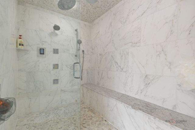 1025 S Vail Avenue, Arlington Heights, IL 60005