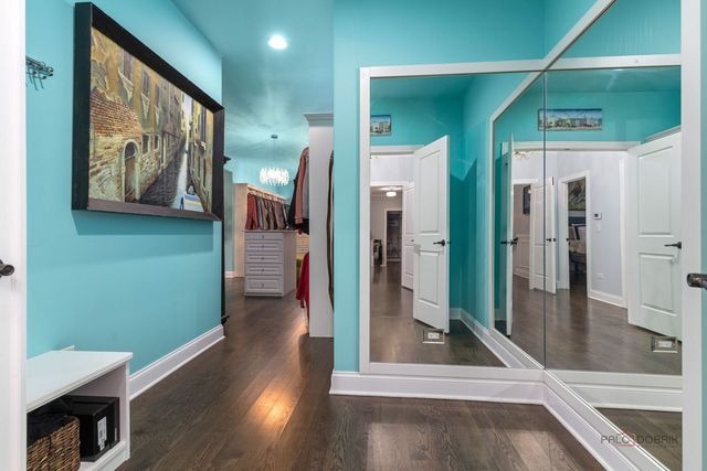 1025 S Vail Avenue, Arlington Heights, IL 60005