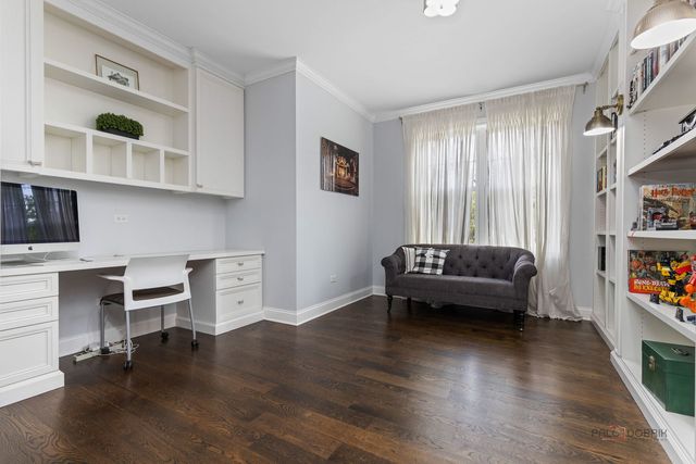 1025 S Vail Avenue, Arlington Heights, IL 60005
