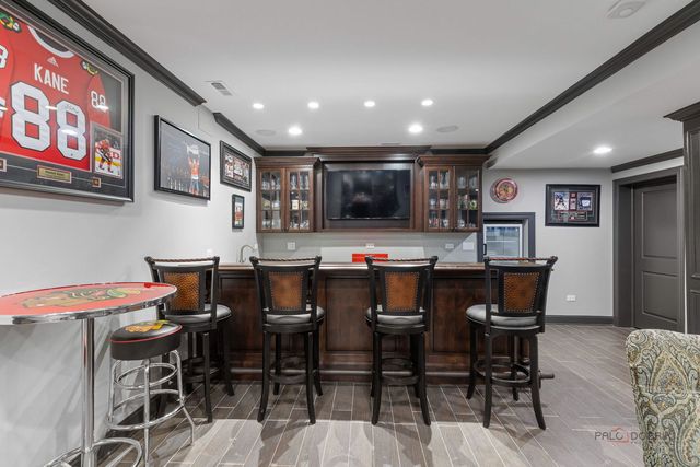 1025 S Vail Avenue, Arlington Heights, IL 60005