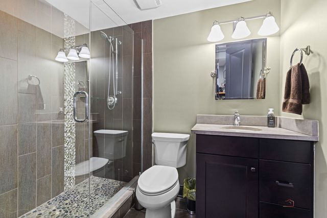 1025 S Vail Avenue, Arlington Heights, IL 60005